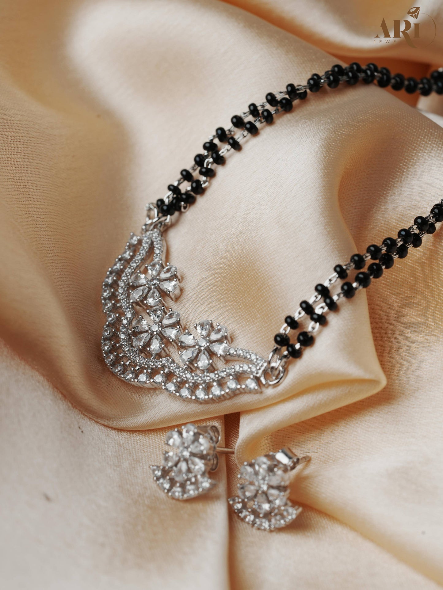 Trio Flower Mangalsutra
