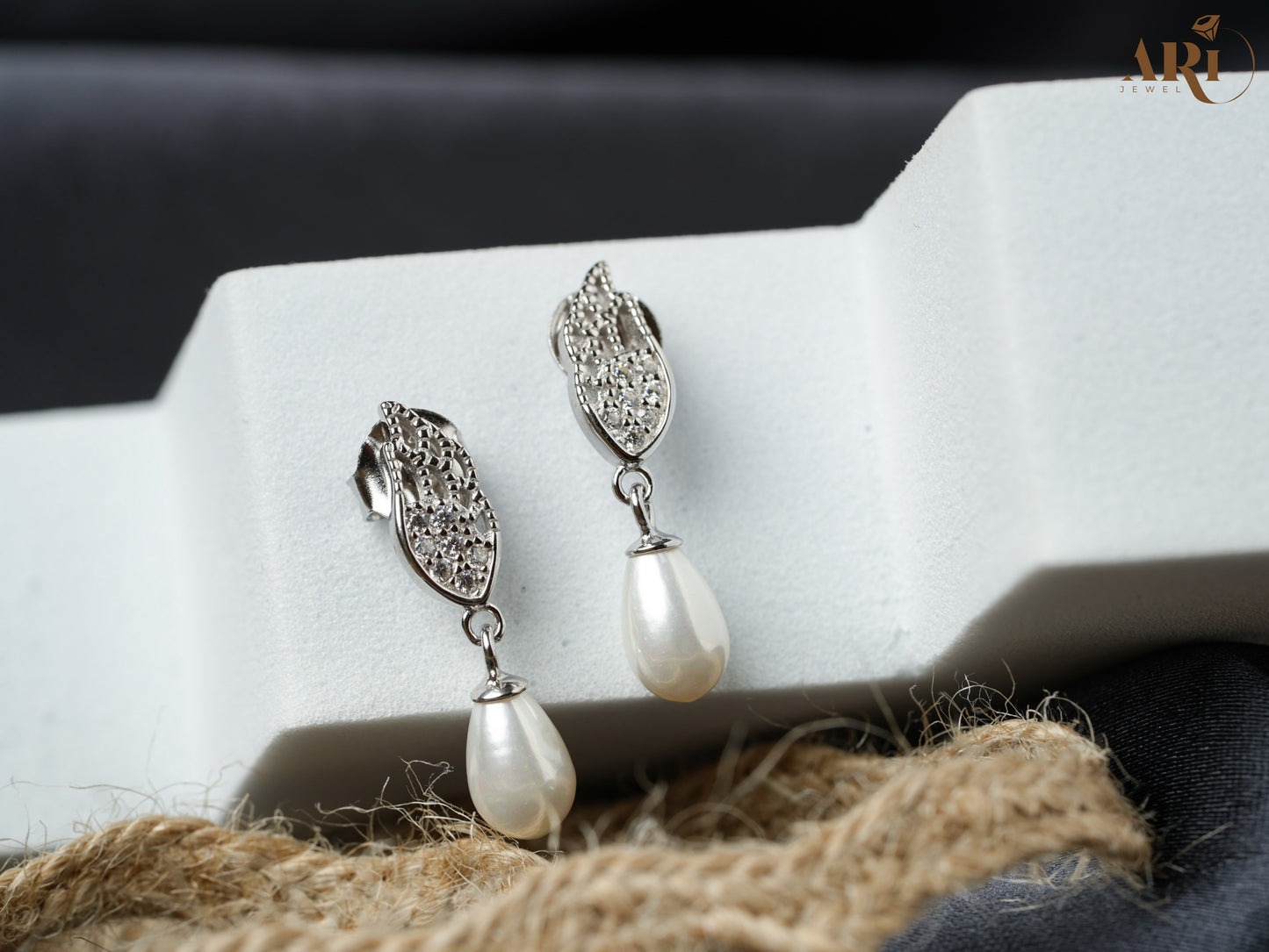 White Pearl Hanging Tops (Di20.8)