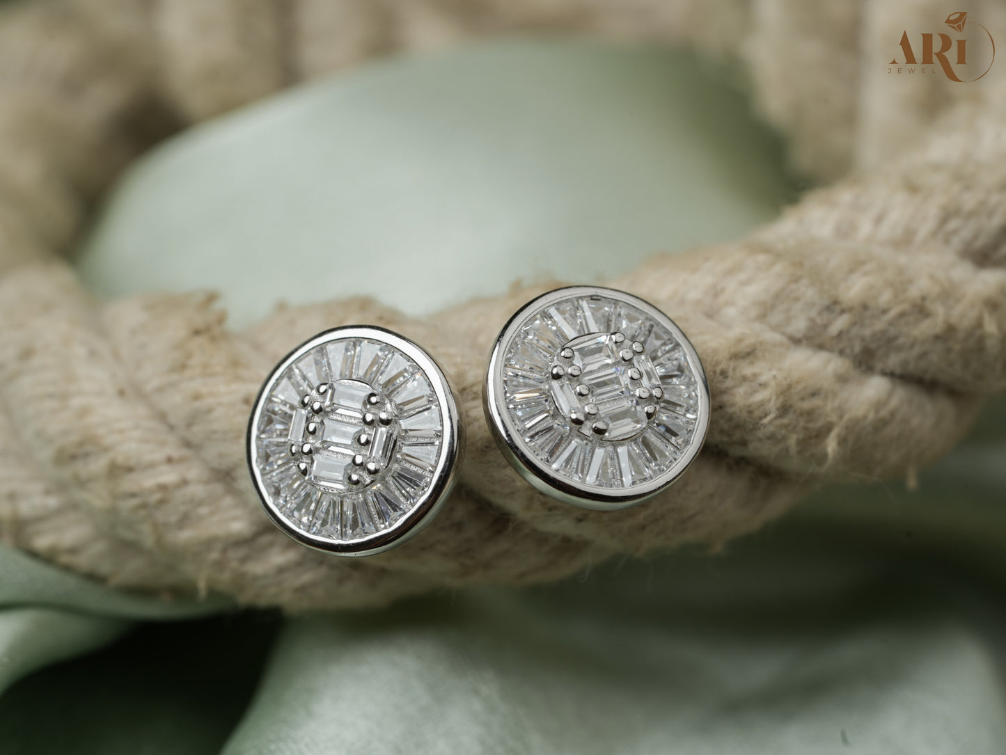 Round Diamond Chakri Tops (Di22)