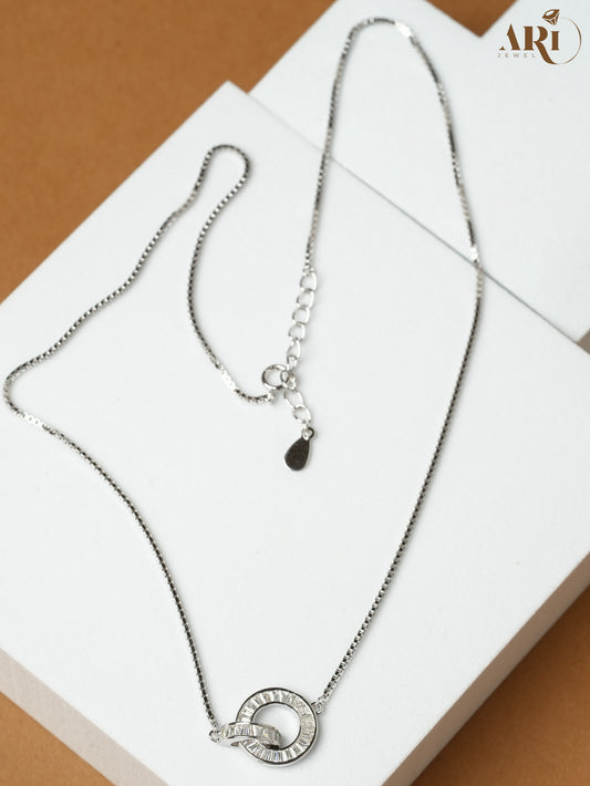 Diamond Circle Chain Pendant (DI31)