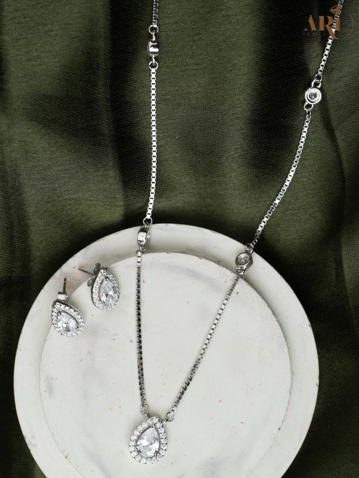 Diamond Drop Silver Chain Pendant (DI46.4)