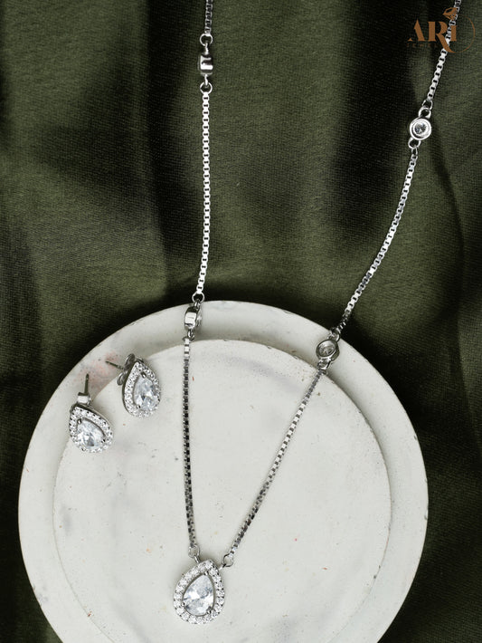 Diamond Drop Silver Chain Pendant (DI46.4)