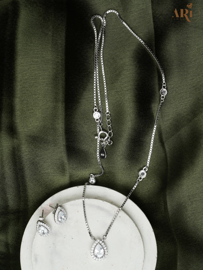 Diamond Drop Silver Chain Pendant (DI46.4)