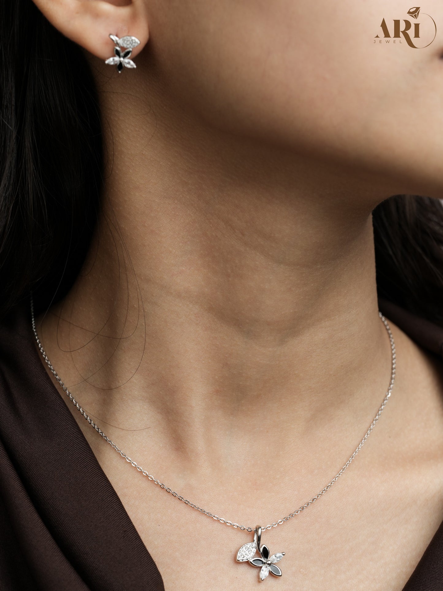 Diamond Leaf Chain Pendant (DI40.8)