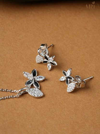 Diamond Leaf Chain Pendant (DI40.8)