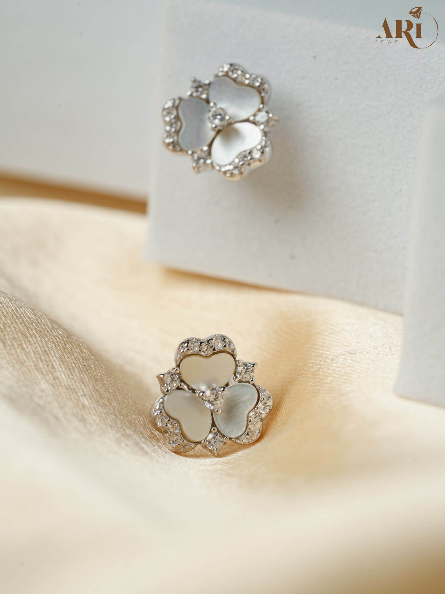 Mother OF Pearl Tops (Di17.6)